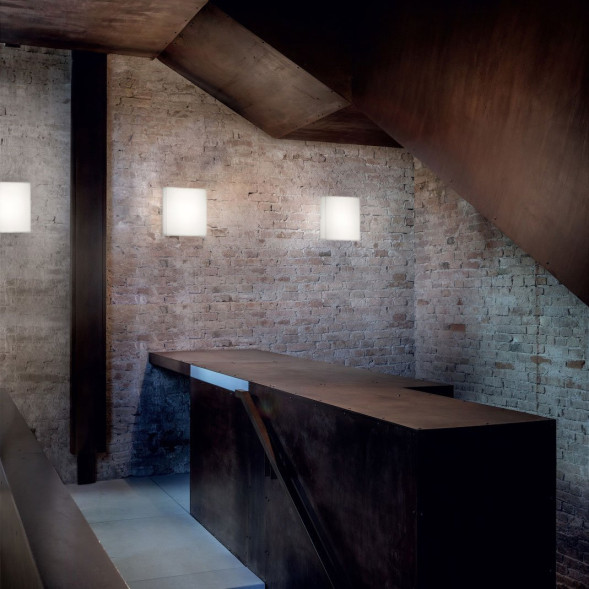 Настенный светильник Linea Light Glued 90301