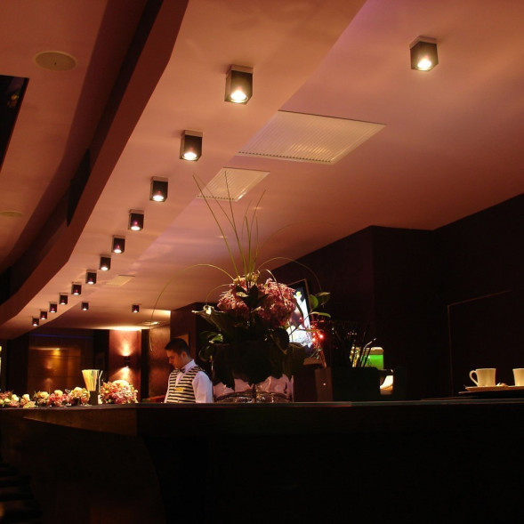 Спот (точечный светильник) Fabbian Cubetto Black Glass D28 E01 02